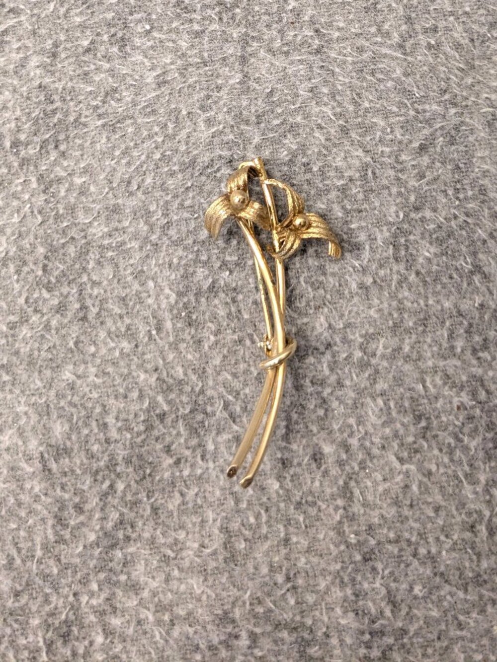 Gold Tone Floral Pin/Brooch about 2 1/2"